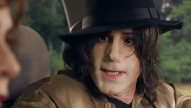 Joseph Fiennes, como Michael Jackson. Joseph Fiennes, como Michael Jackson.