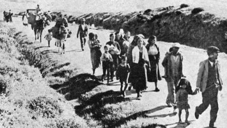 Una de las fotos tomadas por el ayudante de Bethune de lo que él llamó "el crimen de la carretera Málaga-Almería". Una de las fotos tomadas por el ayudante de Bethune de lo que él llamó "el crimen de la carretera Málaga-Almería".