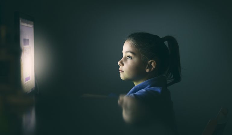 Cuidado con las pantallas digitales (sobre todo, en los niños) Cuidado con las pantallas digitales (sobre todo, en los niños)
