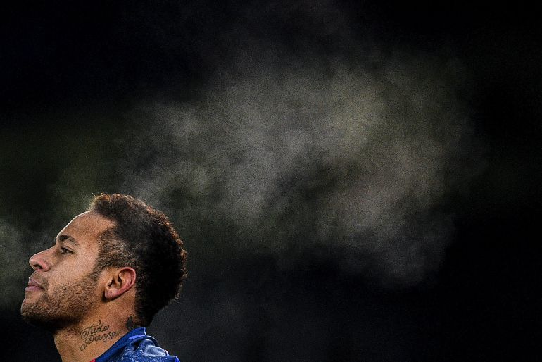 Neymar frente a la Real Sociedad Neymar frente a la Real Sociedad