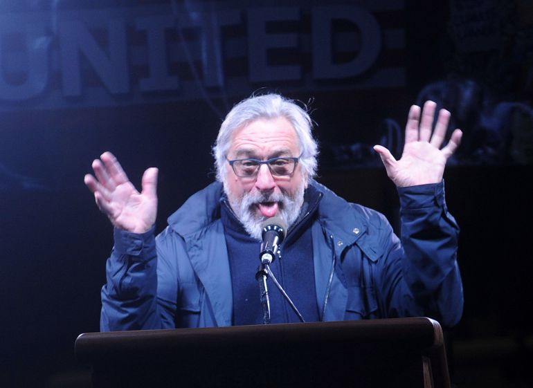 El actor Robert De Niro se sumó a la concentración contra Trump en Nueva York El actor Robert De Niro se sumó a la concentración contra Trump en Nueva York