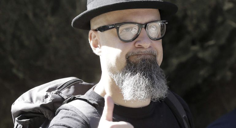 El vocalista de Def con Dos, César Strawberry. El vocalista de Def con Dos, César Strawberry.