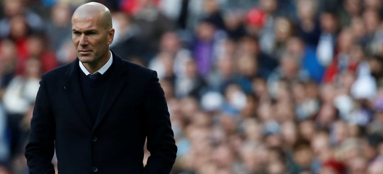Zidane, durante el encuentro ante el Málaga en el Bernabéu Zidane, durante el encuentro ante el Málaga en el Bernabéu