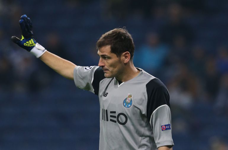 Íker Casillas pide perdón en un encuentro con el Oporto Íker Casillas pide perdón en un encuentro con el Oporto