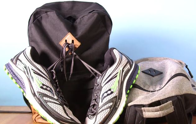 Para qué sirve el cuadrado con dos ranuras que tienen algunas mochilas Para qué sirve el cuadrado con dos ranuras que tienen algunas mochilas