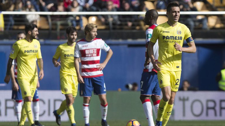 Bruno Soriano se va hacia su campo tras marcar el primero Bruno Soriano se va hacia su campo tras marcar el primero