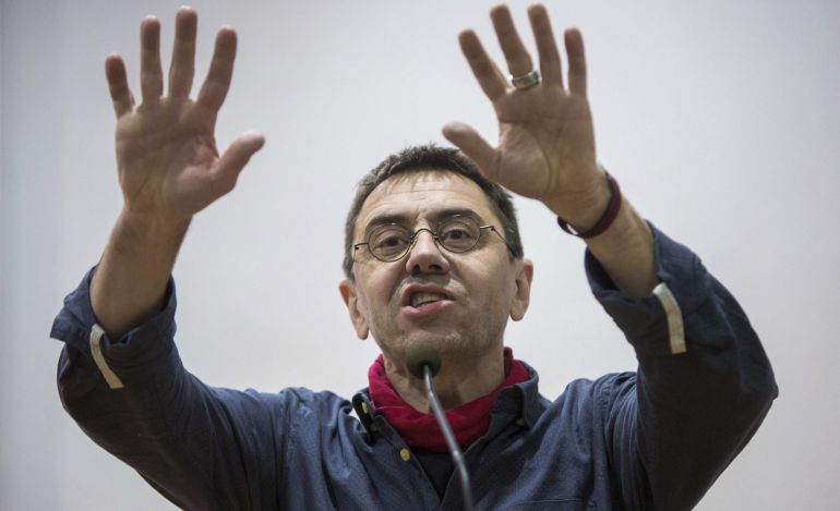 El fundador de Podemos Juan Carlos Monedero durante su participación hoy en Valencia en un acto de apoyo al secretario general de la formación, Pablo Iglesias El fundador de Podemos Juan Carlos Monedero durante su participación hoy en Valencia en un acto de apoyo al secretario general de la formación, Pablo Iglesias