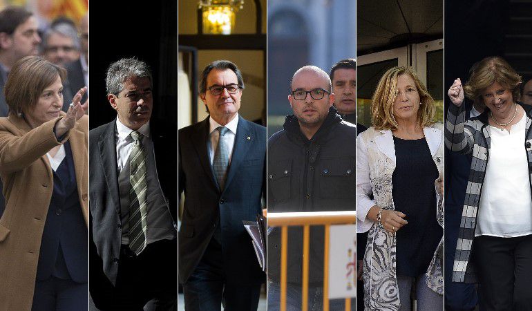 De izquierda a derecha, Carme Forcadell, Francesc Homs, Artur Mas, Joan Coma, Joana Ortega e Irene Rigau. De izquierda a derecha, Carme Forcadell, Francesc Homs, Artur Mas, Joan Coma, Joana Ortega e Irene Rigau.