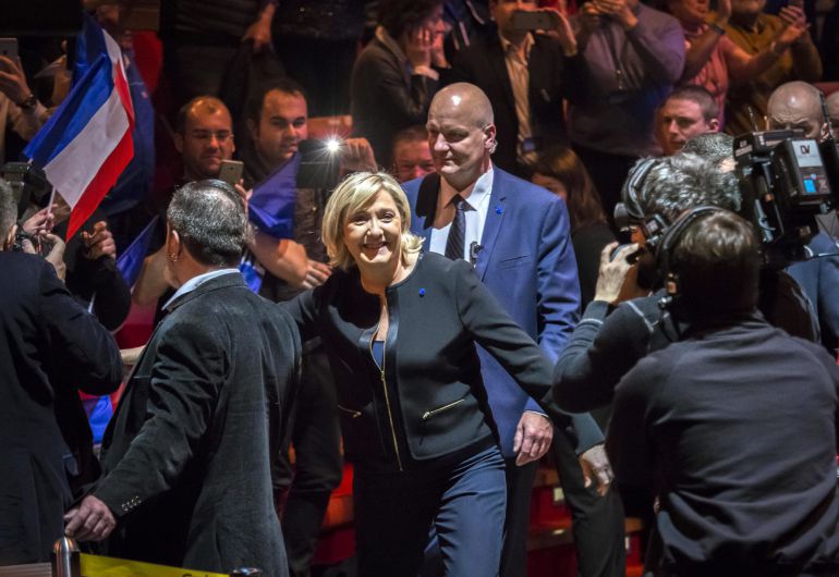 Le Pen insta a los franceses a recuperar la soberanía total y salir de la UE Le Pen insta a los franceses a recuperar la soberanía total y salir de la UE