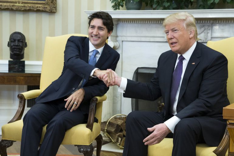 El presidente de los Estados Unidos, Donald J. Trump (d), posa junto al primer ministro de Canadá, Justin Trudeau (i), en el Despacho Oval de la Casa Blanca, en Washington, Estados Unidos El presidente de los Estados Unidos, Donald J. Trump (d), posa junto al primer ministro de Canadá, Justin Trudeau (i), en el Despacho Oval de la Casa Blanca, en Washington, Estados Unidos