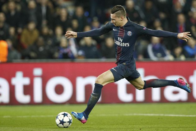 Draxler chuta para marcar ante Ter Stegen Draxler chuta para marcar ante Ter Stegen