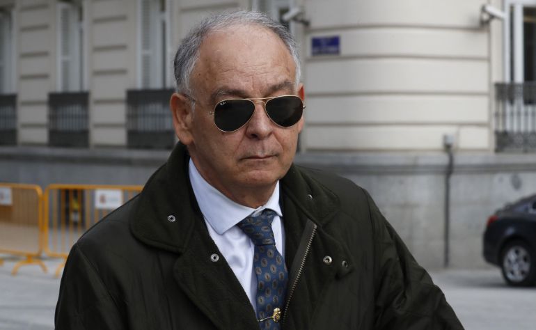 El ex número dos de la Policía Eugenio Pino, a su salida de la Audiencia Nacional, donde prestó declaración ante juez José de la Mata El ex número dos de la Policía Eugenio Pino, a su salida de la Audiencia Nacional, donde prestó declaración ante juez José de la Mata