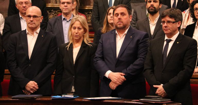 El consejero de Exteriores, Raül Romeva; la consejera de Presidencia, Neus Munté; el vicepresidente Oriol Junqueras y el presidente de la Generalitat, Carles Puigdemont. El consejero de Exteriores, Raül Romeva; la consejera de Presidencia, Neus Munté; el vicepresidente Oriol Junqueras y el presidente de la Generalitat, Carles Puigdemont.