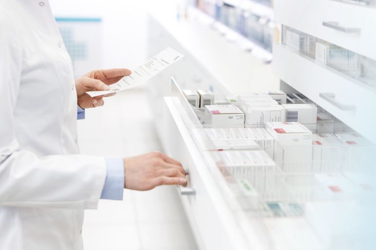Comer o tomar el medicamento Comer o tomar el medicamento