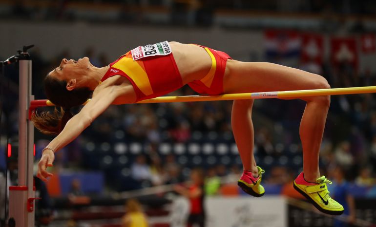 Ruth Beitia supera la barra en uno de sus saltos en Belgrado Ruth Beitia supera la barra en uno de sus saltos en Belgrado