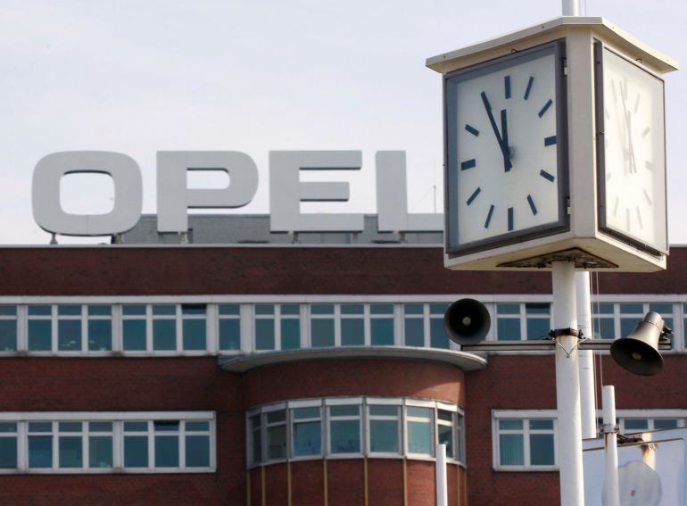 El constructor francés desembolsa 2.200 millones por Opel y su banco El constructor francés desembolsa 2.200 millones por Opel y su banco