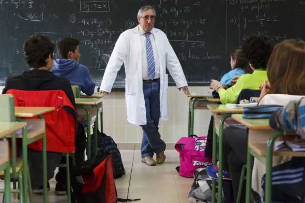 Escuela pública San Pedro y San Felices en Burgos. Escuela pública San Pedro y San Felices en Burgos.