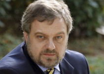 La justicia halla la conexión entre las tramas de Gustavo de Arístegui y DEFEX