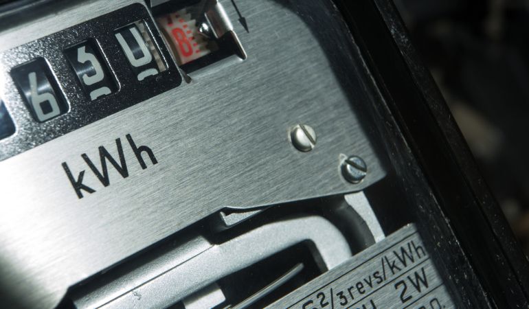 Multa a cuatro eléctricas por formalizar contratos sin el permiso de los clientes Multa a cuatro eléctricas por formalizar contratos sin el permiso de los clientes