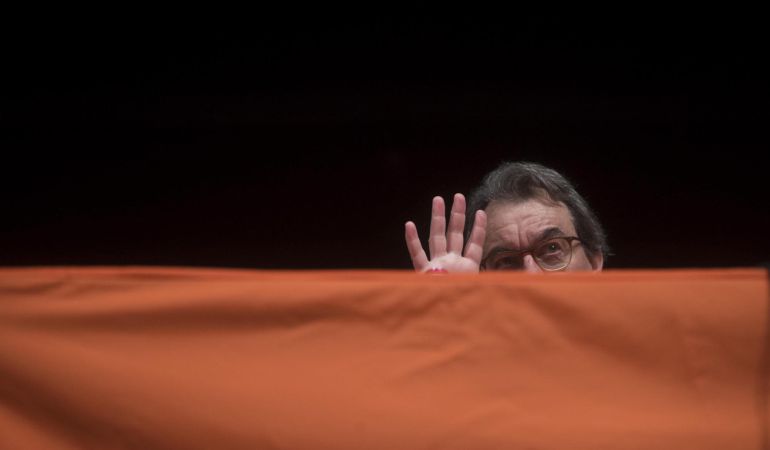 El expresidente de la Generalitat Artur Mas, durante su participación en un acto de Òmnium Cultural en Hospitalet de Llobregat (Barcelona). El expresidente de la Generalitat Artur Mas, durante su participación en un acto de Òmnium Cultural en Hospitalet de Llobregat (Barcelona).