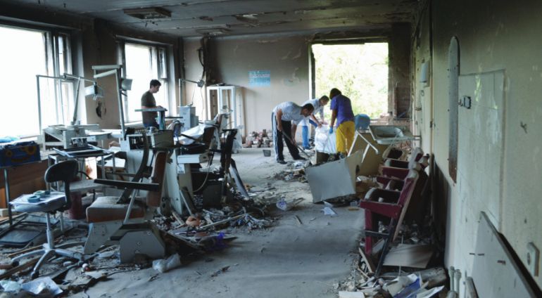 La salud de la población civil es un objetivo de guerra en Siria, según denuncia una investigación realizada por la Universidad de Beirut y que publica The Lancet.
La salud de la población civil es un objetivo de guerra en Siria, según denuncia una investigación realizada por la Universidad de Beirut y que publica The Lancet.