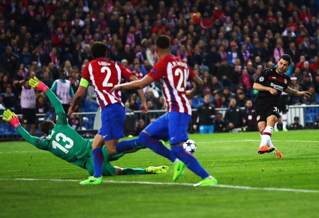 La imagen de la noche, la triple parada de Oblak. La imagen de la noche, la triple parada de Oblak.