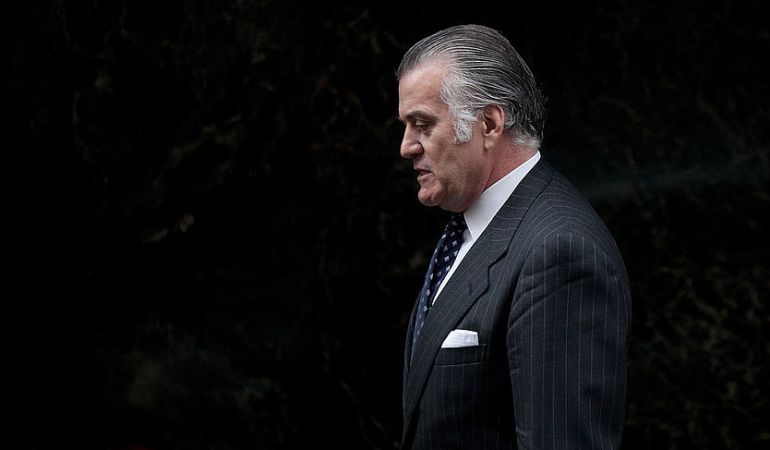 El extesorero del PP Luis Bárcenas, tras declarar en la Audiencia Nacional el 22 de marzo de 2013. El extesorero del PP Luis Bárcenas, tras declarar en la Audiencia Nacional el 22 de marzo de 2013.