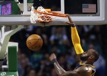 Exhibición de Lebron James antes de los playoffs