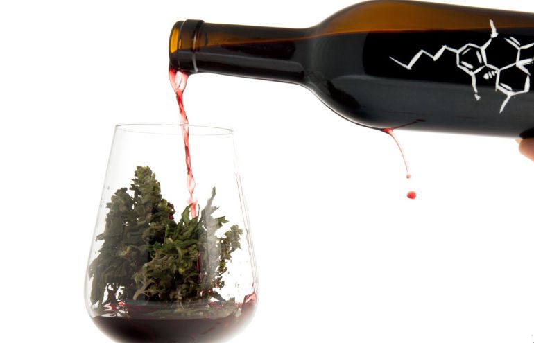 Un vino aromatizado con cáñamo. Un vino aromatizado con cáñamo.