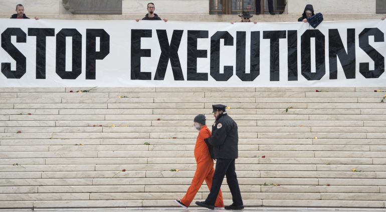 Protesta contra la pena de muerte en la Corte Suprema de EEUU en Washington. Protesta contra la pena de muerte en la Corte Suprema de EEUU en Washington.