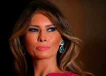 El diario Daily Mail indemniza a Melania Trump por un caso de difamación