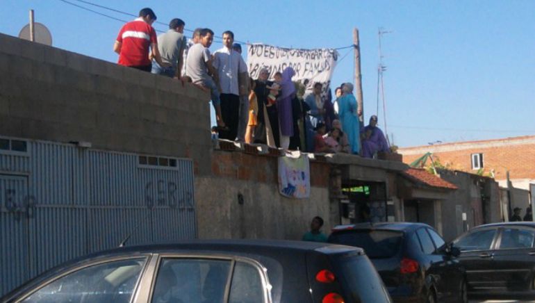 Vecinos de la Cañada Real paralizan el derribo de una chabola en 2011 Vecinos de la Cañada Real paralizan el derribo de una chabola en 2011