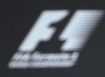 ZSN221. Shanghai (China), 09/04/2017.- A grid girl holding the sign for British Formula One driver Lewis Hamilton of Mercedes AMG GP stands on the track before the start of the 2017 Chinese Formula One Grand Prix at the Shanghai International circuit in Shanghai, China, 09 April 2017. (Fórmula Uno) EFE/EPA/DIEGO AZUBEL