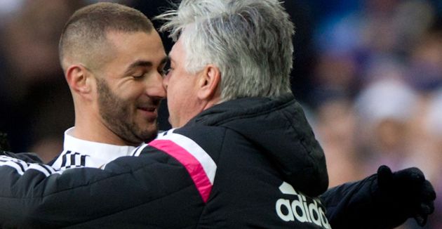 Benzema y Ancelotti se abrazan Benzema y Ancelotti se abrazan