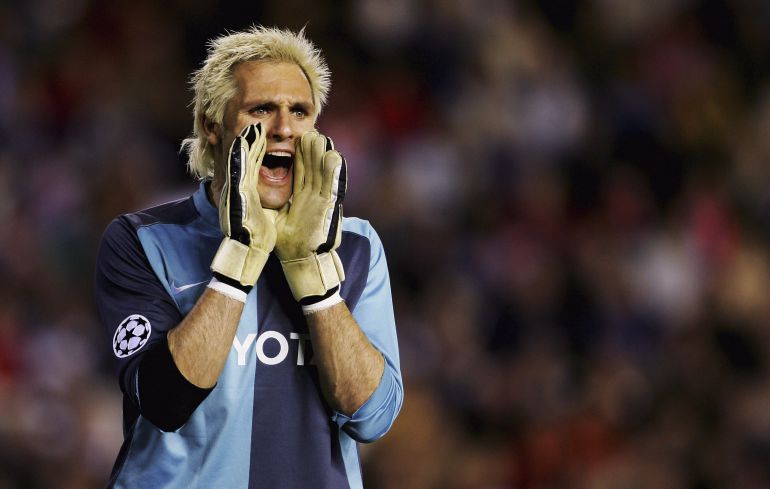 Santiago Cañizares, durante un partido Santiago Cañizares, durante un partido