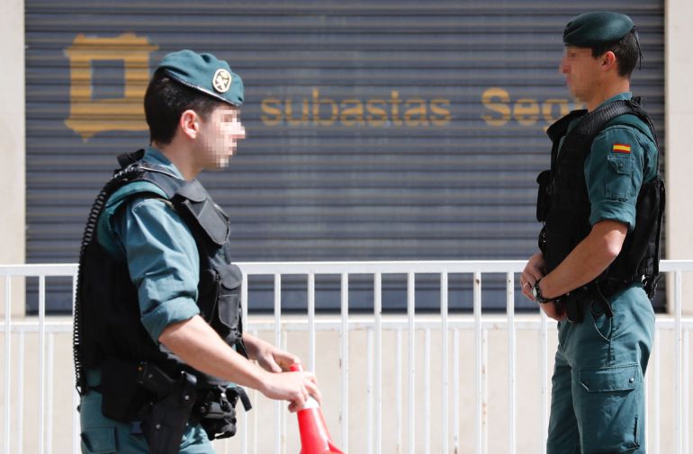 La Guardia Civil registra la sede de OHL por la financiación ilegal del PP de Madrid La Guardia Civil registra la sede de OHL por la financiación ilegal del PP de Madrid