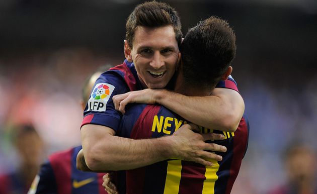 Messi y Neymar celebran un gol en el Santiago Bernabéu. Messi y Neymar celebran un gol en el Santiago Bernabéu.