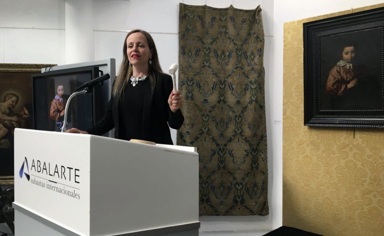 Fotografía facilitada por Abalarte que muestra un momento de la subasta del cuadro 'Retrato de una niña', atribuido a Velázquez Fotografía facilitada por Abalarte que muestra un momento de la subasta del cuadro 'Retrato de una niña', atribuido a Velázquez