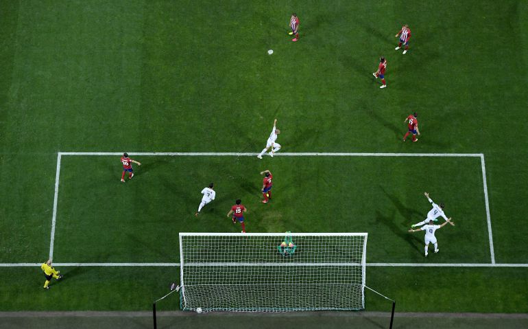 Ramos mete un gol en la final de Champions de Milán Ramos mete un gol en la final de Champions de Milán
