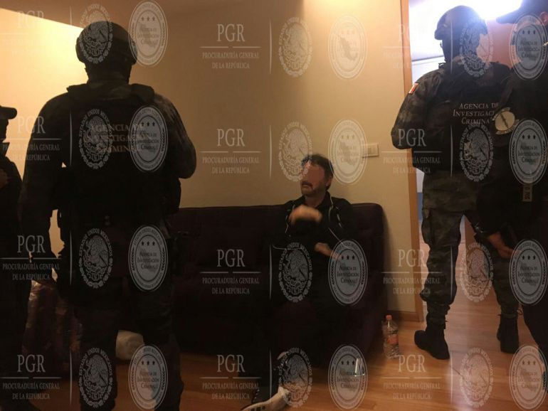 Fotografía cedida por la Procuraduría General de la República que muestra a efectivos militares de la Marina en el sitio de la detención del sucesor de "el Chapo" Guzmán, Dámaso López Núñez Fotografía cedida por la Procuraduría General de la República que muestra a efectivos militares de la Marina en el sitio de la detención del sucesor de "el Chapo" Guzmán, Dámaso López Núñez