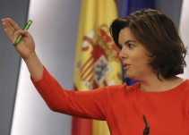 El Gobierno insta a Puigdemont a que presente ante el Congreso su referéndum independentista