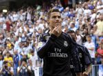 GRA220. MADRID, 25/05/2017.- Fotografía de archivo del 21/05/2017 del delantero del Real Madrid Cristiano Ronaldo en el partido de la última jornada de Liga. Los Técnicos del ministerio de Hacienda (GESTHA) apoyaron la denuncia de la Agencia Tributaria (AEAT) a la Fiscalía por presuntos delitos del jugador portugués contra la Hacienda Pública por el impuesto sobre la renta de no residentes (IRNR) de 2011 y delitos fiscales agravados de 2012 y 2013. En un comunicado enviado a EFE, también "lamentan la demora de la AEAT en remitir esta denuncia sobre un asunto tan complejo a la Fiscalía, que deberá formular su querella antes del 30 de junio para evitar que prescriba penalmente el presunto delito cometido en el IRNR de 2011". EFE/Archivo/Daniel Pérez