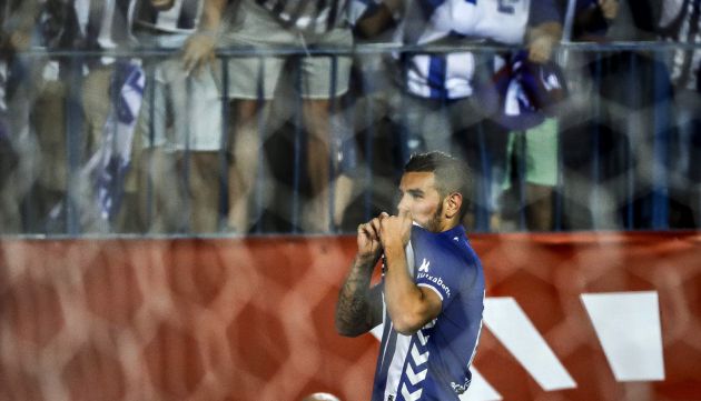 Theo Hernández celebra su gol al Barcelona. Theo Hernández celebra su gol al Barcelona.