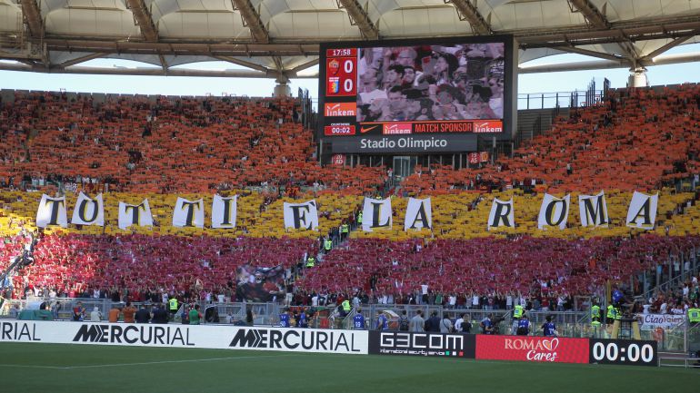 La frase con la que recibió el Olímpico de Roma a Francesco Totti La frase con la que recibió el Olímpico de Roma a Francesco Totti