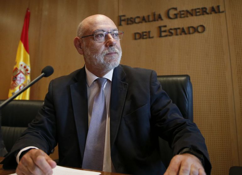 El fiscal general del Estado, José Manuel Maza, durante su comparecencia en la Fiscalía para anunciar la renuncia del fiscal anticorrupción, Manuel Moix, que ha presentado su dimisión por su particiàción en una empresa familiar en Panamá. El fiscal general del Estado, José Manuel Maza, durante su comparecencia en la Fiscalía para anunciar la renuncia del fiscal anticorrupción, Manuel Moix, que ha presentado su dimisión por su particiàción en una empresa familiar en Panamá.