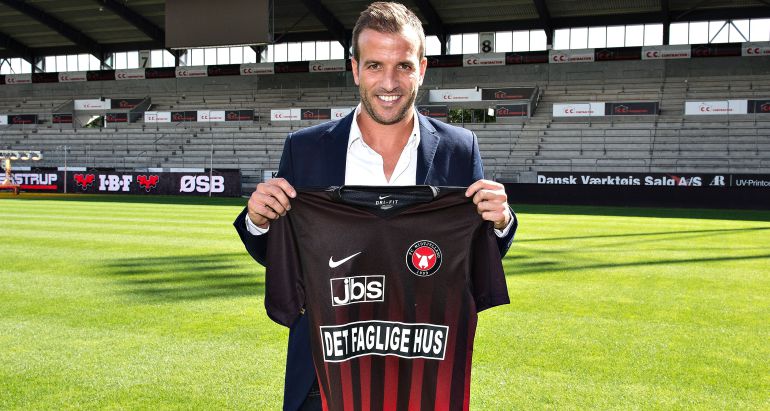 Rafael van der Vaart, con la camiseta del Midtjylland. Rafael van der Vaart, con la camiseta del Midtjylland.