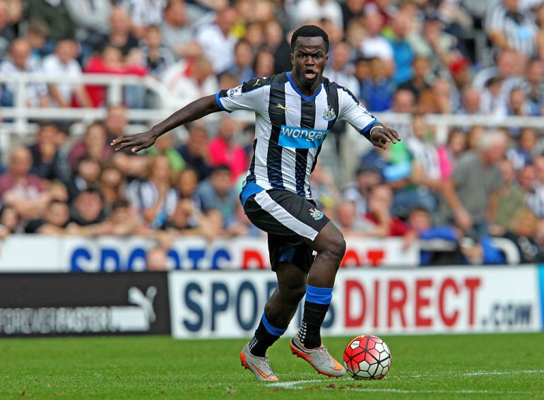 Tioté durante un partido con el Newcastle Tioté durante un partido con el Newcastle