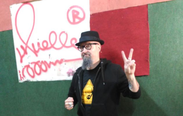 César Strawberry en los locales donde ensaya con Def con Dos en Madrid César Strawberry en los locales donde ensaya con Def con Dos en Madrid