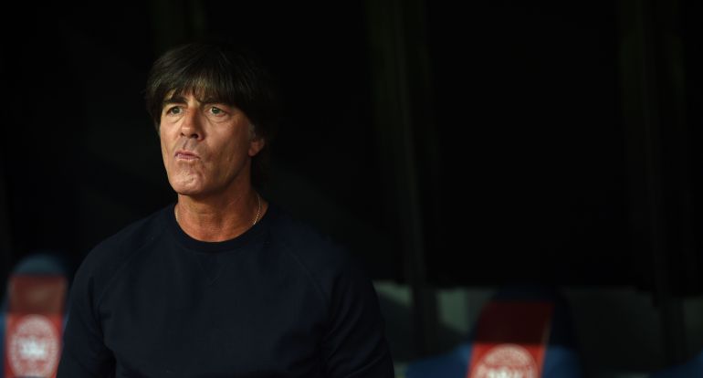 Joachim Löw durante el amistoso ante Dinamarca Joachim Löw durante el amistoso ante Dinamarca