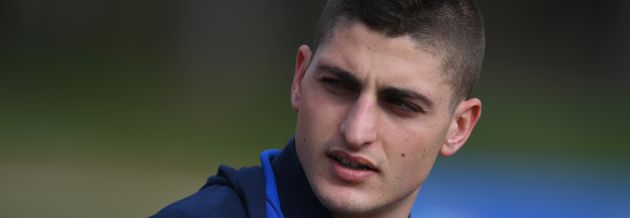 Verratti, durante una concentración con Italia Verratti, durante una concentración con Italia
